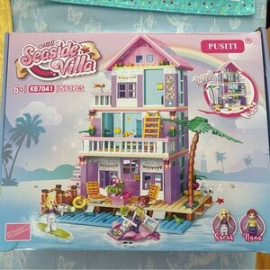 NWOT Seaside Villa LEGO set